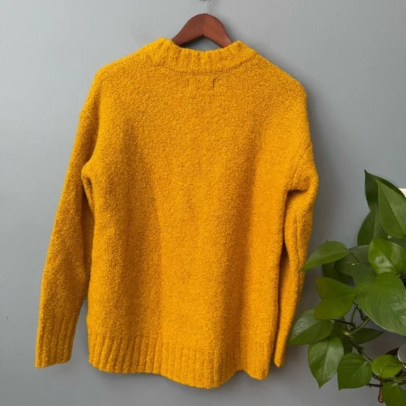 Old Navy Cozy Oversized Bouclé Crew Neck Sweater in Gold. NWT. XS - Picture 8 of 12